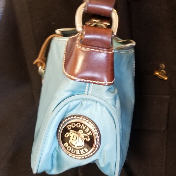 Dooney and Bourke nylon bag - Picture 7 of 8